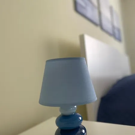 Apartamento Tra Il Nero E Il Blu - *